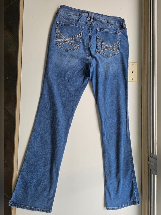 Wallflower Legendary Fit Junior's Medium Blue Boot Cut Jeans - Size 13 - Picture 2 of 9